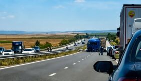 Камион удари кола, трима са загинали. 