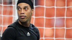 Роналдиньо може да продължи кариерата си  в САЩ или в Китай