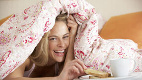 Забравете пералнята: използвайте скандинавския трик за чисти завивки и одеяла 