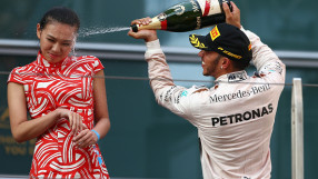 Хамилтън обвинен в сексизъм (СНИМКИ)