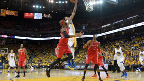 Победа за Голдън Стейт на старта на плейофите (ВИДЕО)