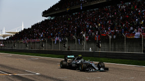 Нико Розберг триумфира в Китай