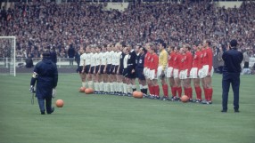 Легендите на Англия и Германия си спретнаха голово шоу (ВИДЕО)