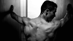 Кристиано Роналдо показа почти всичко (СНИМКИ)