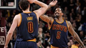 Топка „нокаутира” Кевин Лав (видео)