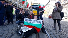 Енергийният регулатор решава окончателно с колко поскъпват парното и топлата вода