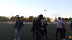 Баща налага майка с юмруци на детски мач (ВИДЕО)