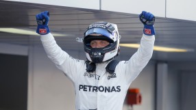 Ботас потегля пред Хамилтън на 