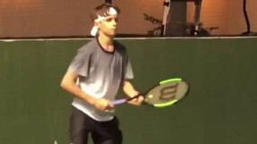 Ромео Бекъм - талантлив и с огромен потенциал в... тениса (ВИДЕО)