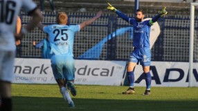 В Босна вратарите вкарват от центъра (ВИДЕО)