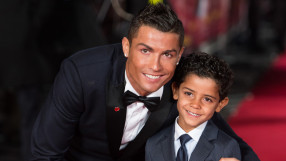 Роналдо-младши с атрактивна задна ножица, умело изкопира баща си (СНИМКИ)