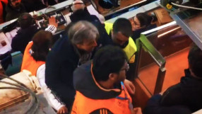 Италиански журналист размаха 50 евро на 