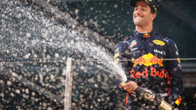 Рикиардо изненада всички и триумфира в Китай