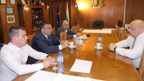 Министерството и МВР ще се борят срещу вандализма по стадионите