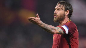 Внимание! Даниеле де Роси приближава!