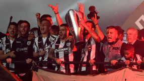 Лудата шампионска радост на Солун (ВИДЕО)