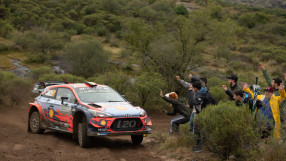 Нювил удържа водачеството в Аржентина