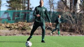 Златан тренира със собствения си клуб, докато Италия е под карантина