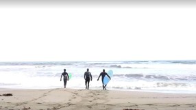 Сърф в ледени води, напук на коронавируса (ВИДЕО)