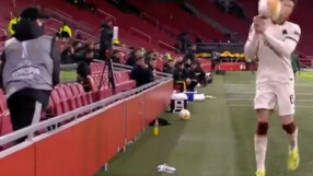 Бавиш времето - получаваш топка в лицето (ВИДЕО)