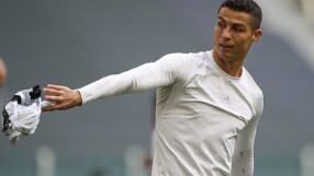 Скоба на скъпия автомобил на Кристиано Роналдо 