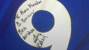 Звезда от Висшата лига подари фланелка с автограф на Бойко Борисов