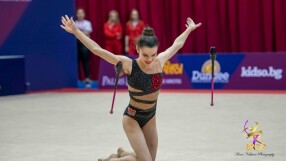 Още отличия: Дара Стоянова заслужи сребро за бухалките си, а Никол Тодорова - бронз за лента