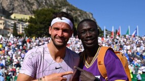 Григор на корта с една от най-големите интернет сензации 