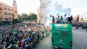 Фиеста в Севиля: 40 000 празнуваха триумфа на 