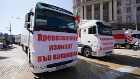 Протестът на превозвачите: Автошествията затрудниха трафика в големите градове (СНИМКИ И ВИДЕО)