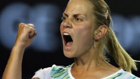 Баща й я биеше, а майка й гледаше мълчаливо - тъжната история на бивша №4 в света