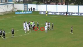 Близо до нас: Футболист скъса червения картон на съдия