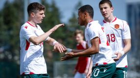 Стивън Жерард донесе победата на България