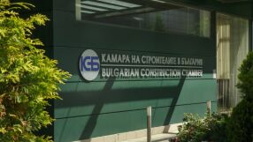 Строителният сектор оцелява на ръба