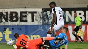 Закани и нападки: Локо Пловдив задмина Левски