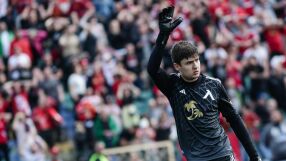 Искат да те разпънат: Иван Андонов с подкрепа от татко