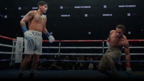 Лудият Гарсия шокира Хейни с 3 нокдауна, но не стана шампион