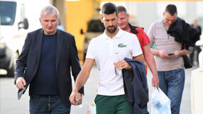 Сърбия на тръни: Бащата на Джокович по спешност в болница (СНИМКИ)