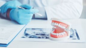 Учени създават роботи, които поправят зъбите без зъболекар