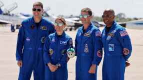 Какво ще вземат със себе си астронавтите от мисията „Артемис II"?