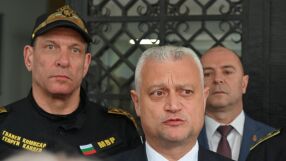 Министър Дечев: Нямаме фаворити, целта е нулева манипулация на вота