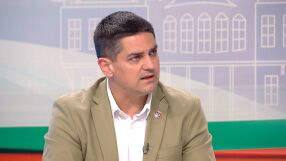 Радостин Василев: Има и работещи фигури в управлението - те са двама души 