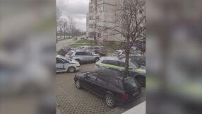 Прокуратурата се самосезира по случая с висящото от 8-ия етаж 2-годишно дете в Ямбол