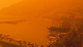 Пясъчна буря обхвана Истанбул (ВИДЕО)