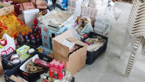 Храни с изтекъл срок и без етикети: БАБХ запечата склад в Свиленград