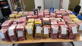 Откриха кокаин за 75 млн. евро в почва за цветя