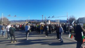 Жители на 10 населени места блокираха тази вечер Околовръстното край Пловдив