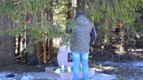 Близки на шестимата загинали на хижа "Петрохан" и връх Околчица поставиха плоча в тяхнa памет
