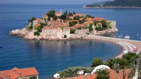 Забраненият остров в Адриатическо море: От рибарско селище до лукс и разпад
