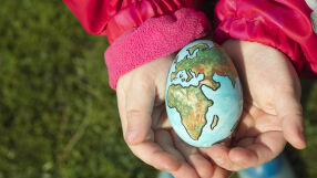 Забравете яйцата: най-странните великденски традиции по света 